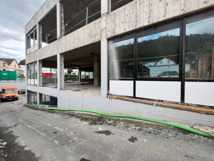 Kernsanierung, Umbau und Erweiterung eines Wohn- und Geschäftshauses, Plettenberg